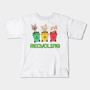 CUTE KITTIES RECYCLING GO GREEN Kids T-Shirt